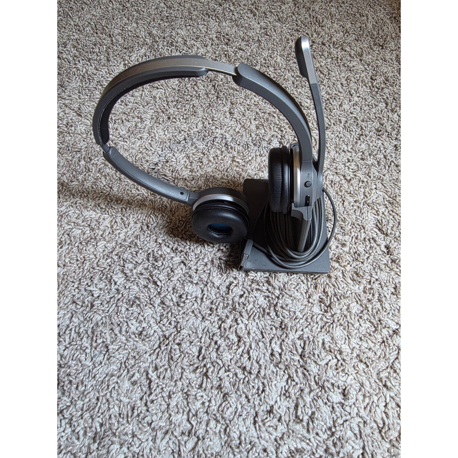 Cisco 561 Wireless Headset w/ Base
