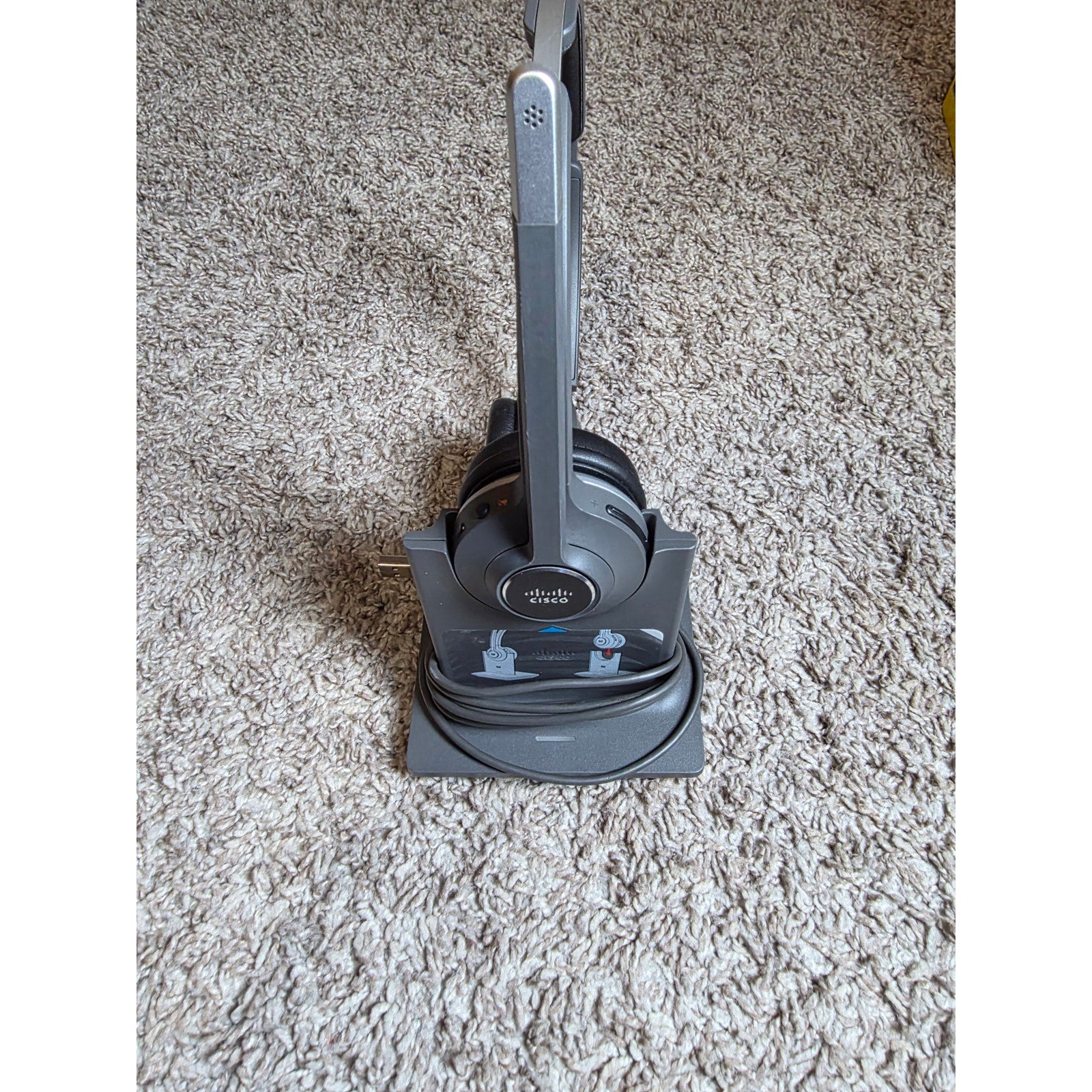 Cisco 561 Wireless Headset w/ Base